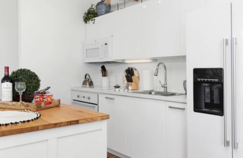 Harborview Condo | 2 bedroom penthouse w/views!