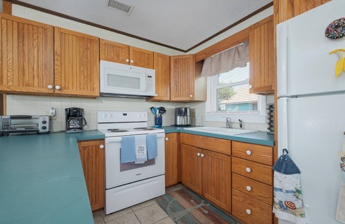 Avon House | 2 Bedroom pet friendly canalfront home in Avon