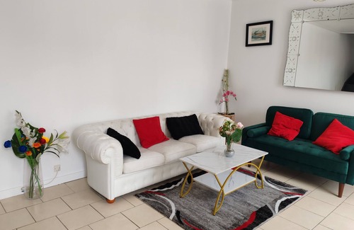 Vitry-sur-Seine House | 2 Bedroom Private vacation home in Vitry-sur-Seine