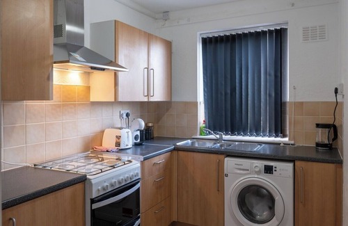 Stoke-on-Trent Apartment | 2-bedroom- Stoke-on-Trent-Sleeps 5-PetsOk
