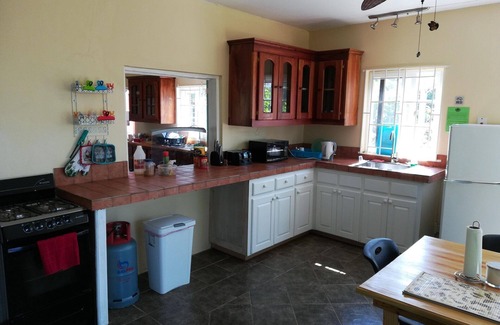 Silver Sands Apartment | 2 BEDROOM SUITE-STEPS TO WHITE SAND BEACH