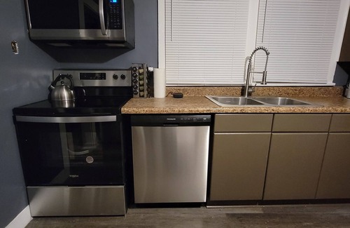 Kannapolis House | 2 BEDROOM Vacation Home Like No Other Near Highway and Downtown Area.
