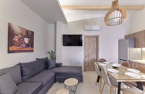 Melidoni Villa | 2 bedroom Villa with heated Pool-Spa whirlpool-BBQ!
