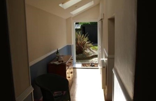 Hythe Cottage | 2 bedroomed cottage in Hythe, Kent, close to amenities and beach. Dogs welcome.