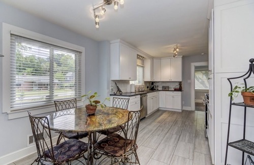 Hickory House | 2 Bedrooms 1 Bath home located in a very nice and quiet neighborhood