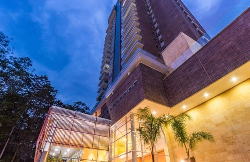 El Tesoro Apartment | 2 Bedrooms 2 Bathrooms