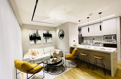 El Tesoro Apartment | 2 Bedrooms 2 Bathrooms