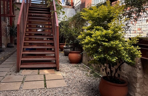 Downtown Johannesburg Apartment | 2 bedrooms apartment in the heart of Maboneng. Unlimited WiFi, Netflix and Dstv