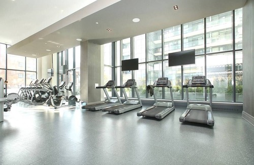 Moss Park Apartment | 2 bedrooms apartment in a Chic condo in the heart of Toronto