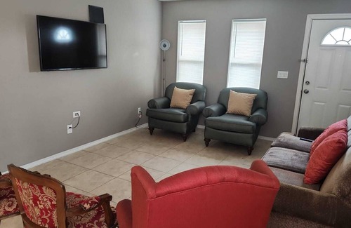 Edinburg Apartment | 2 Bedrooms Apt near Univeristy