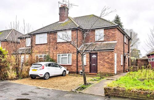 Byfleet Apartment | 2 bedrooms maisonette Byfleet