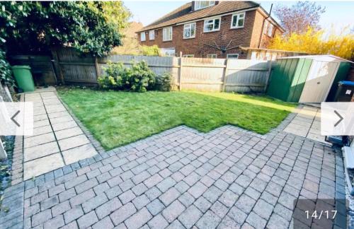 Byfleet Apartment | 2 bedrooms maisonette Byfleet