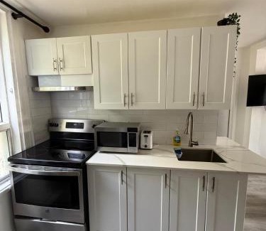 Montreal Apartment | 2 bedrooms near Verdun C005