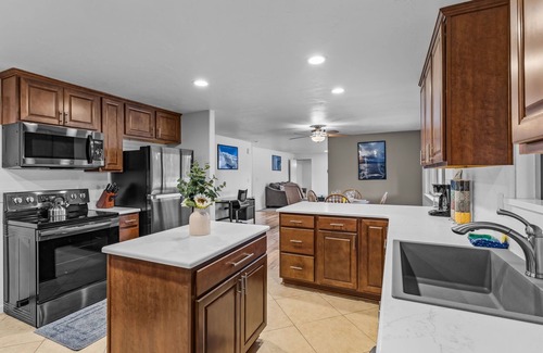 Southeast Bend Condo | 2 Bedrooms, Private Hot Tub, Media Room, Dog friendly with Yard Space. Unit B