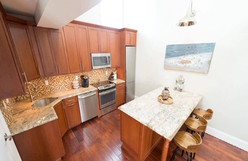 Yachting Village Condo | 2 Bedrooms w/Loft, Deck and Fireplace on Thames St