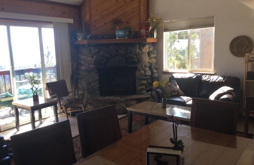 Tahoe Village Apartment | 2 Bedrooms with a Lakeview, Kitchen, Fireplace, near Heavenly Boulder