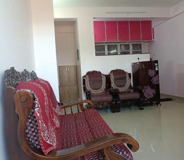 North Nada Apartment | 2 BHK Furnished Flat - 200 m to Guruvayur Temple - For FAMILIES ONLY