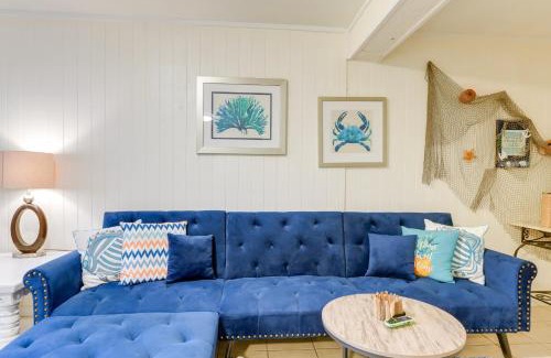 Fulton House | 2 Blocks to Bay Cabana Breeze Rockport Rental!