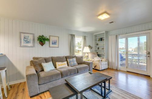 Fulton House | 2 Blocks to Bay Misty Harbor Rockport Home