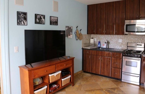 Encinitas House | 2-blocks to Moonlight Beach, Private Yard, AC, bikes, Over 200 5-star reveiws
