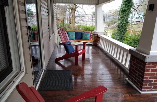 North Chattanooga House | 2 blocks to North Chattanooga revitalized riverfront restaurants and bars.