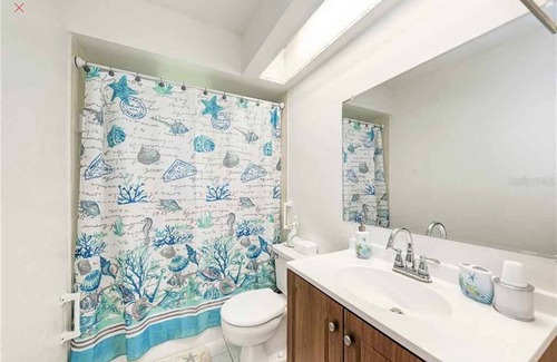 Venice House | 2 BR 2 Ba House Six Min to Manasota beach, close to town for the winter season