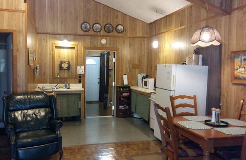 Donalsonville Cabin | 2 BR 2 Bath Cabin on private 1.5 acres.Huge cement pad for parking. No clay road