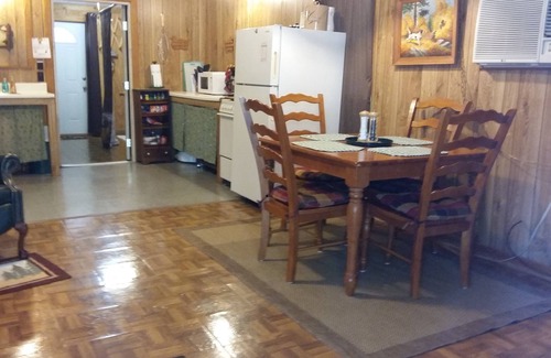 Donalsonville Cabin | 2 BR 2 Bath Cabin on private 1.5 acres.Huge cement pad for parking. No clay road
