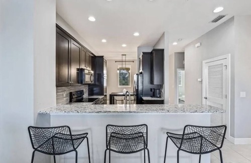 Naples Condo | 2 BR, 2 bath condo, den, lanai, pool, fitness room