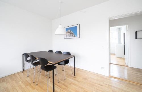 Frederiksberg Apartment | 2-BR apartment with a balcony in Frederiksberg - 203