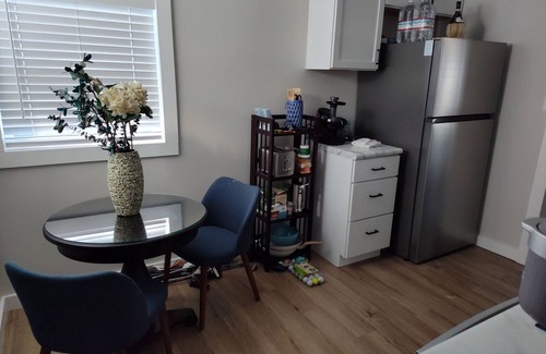 South Bend House | 2 BR Dome Home with Large Yard & Firepit! 3 Miles from Campus!