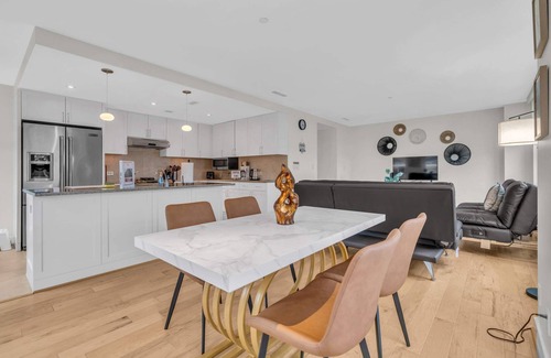 Chinatown Apartment | 2 BR Fully Furnished Apartment at Penn Quarters - Surrounded by Best Restaurants