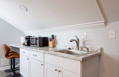 Oxon Hill Apartment | 2-BR Hideaway ✫ Ntnl Harbor ✫ MGM Casino ✫ Outlets