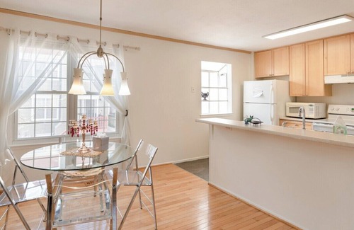 Reston House | 2 BR Practical Comfy 5min Metro 15min IAD 20min DC