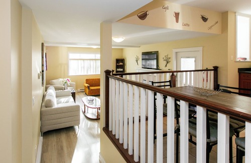 Broadmead Apartment | 2 BR Spacious Ground Level Suite