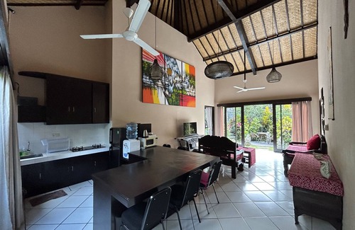 Lodtunduh Villa | 2-BR Ubud Villa - Front Page GS With Big Living Room & Private Workspace.