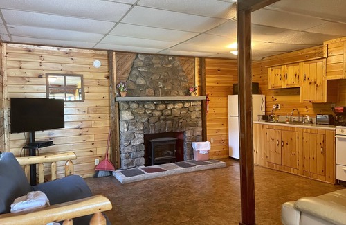 Lake Luzerne-Hadley Cabin | 2 BR Waterfront Lodge Suites Overlooking the Docks and Mountains Sunsets!