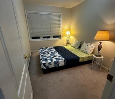 Brampton House | 2 Brampton Homestay- Great Location near All Amenities