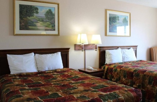 Mount Vernon House | 2 Budget-Friendly Units, Near Riverfront Attractions, Free Parking