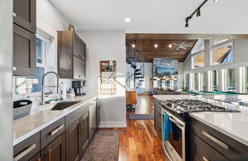 Wolf Laurel House | 2 Cabins & Views for Miles~ Hot Tubs~ Pool Table