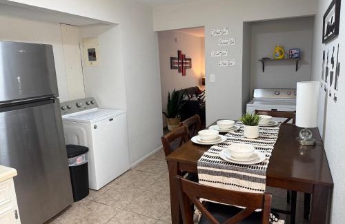 Eagle Pass Apartment | 2 Columns Stay 2