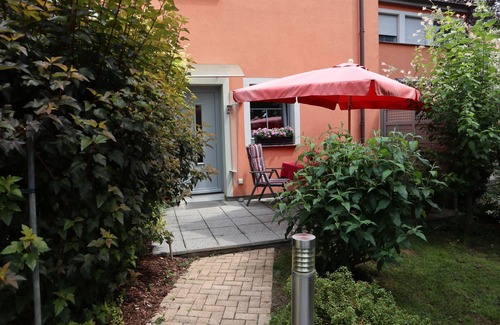 Kleinzschachwitz Condo | 2 comfortable apartments in the countryside, terrace, sep. Entrance Kleinzschachwitz L.Ehrlich