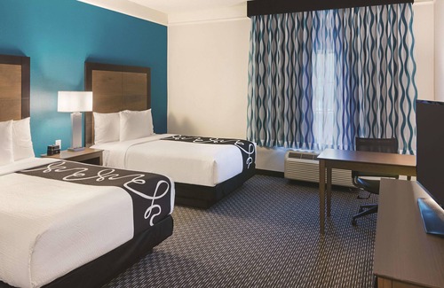 Orlando Hotel | 2 Comfortable Double Beds, La Quinta Inn & Suites, Pet-Friendly, near Universal