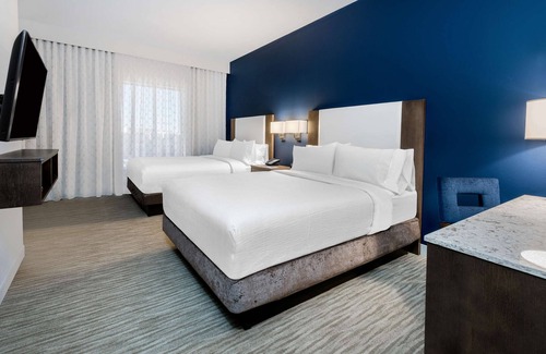 College Station Hotel | 2 Connecting Suites at a Hotel