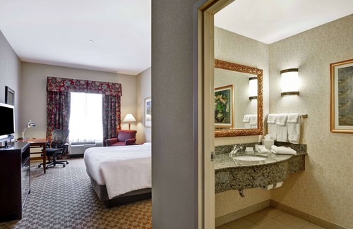 Soncy Hotel | 2 Connecting Suites at a Hotel