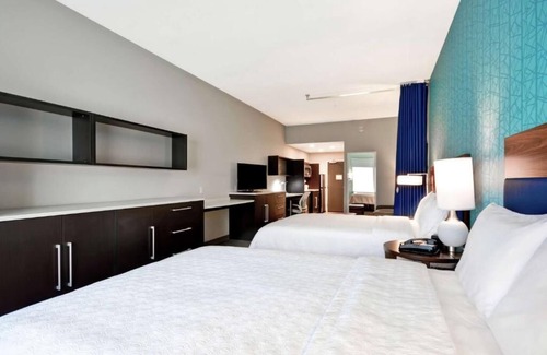 Ferry Pass Hotel | 2 Convenient Units! Free Parking, Breakfast, Close to Historic Pensacola Village