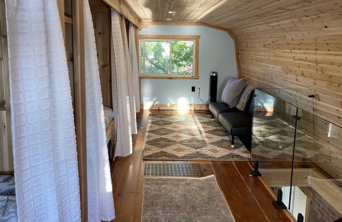 Honey Harbour Cottage | 2 Cottages on a Private Island - The perfect 2 family retreat. (2 min boat ride)