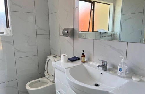 Kawaha Point House | 2 Double 1 Single 1 Sofa Beds Studio A