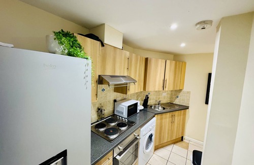 Oxford House | 2 Double Bedrooms-Terraced home