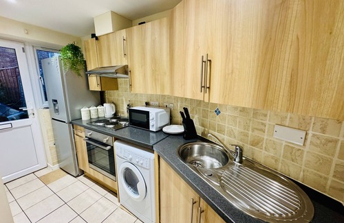 Oxford House | 2 Double Bedrooms-Terraced home